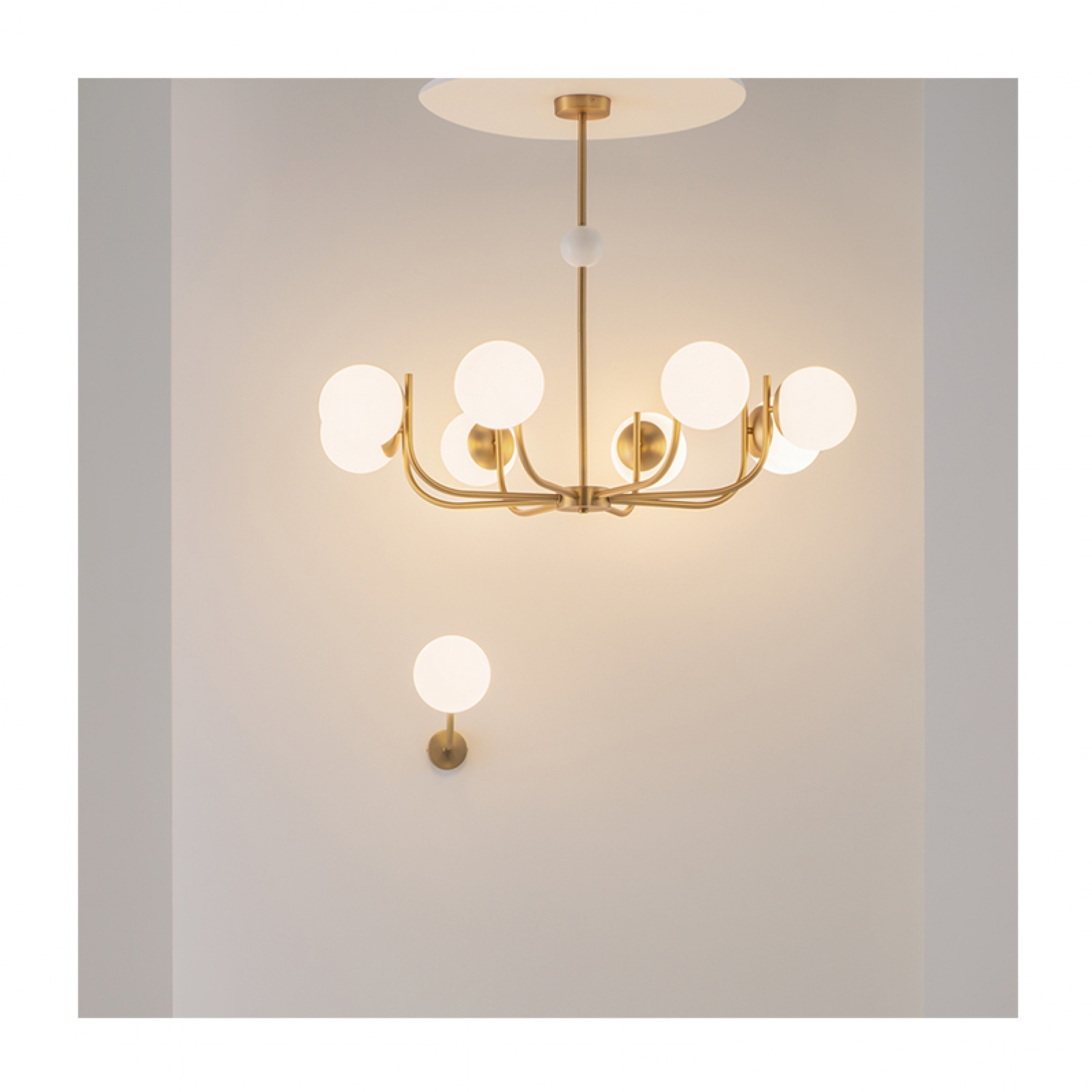 Rendez-vous wall lamp
