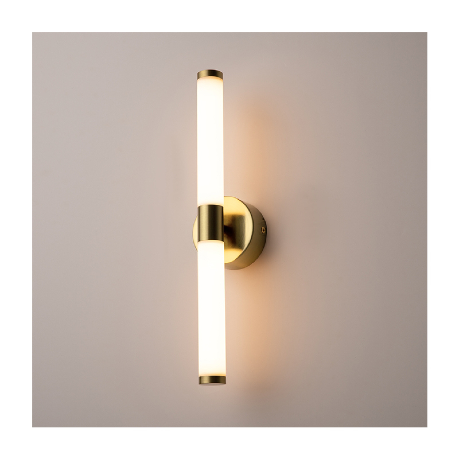 Axis wall lamp