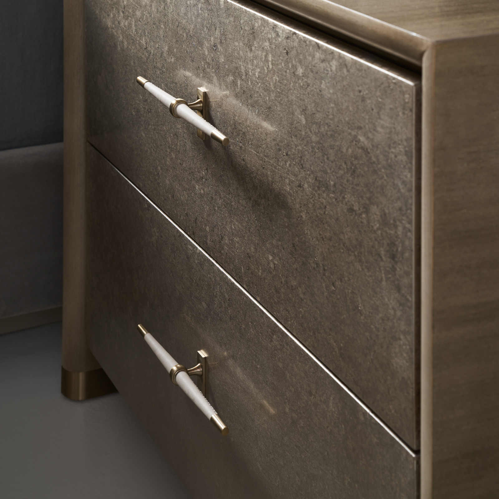 Hang Up L nightstand