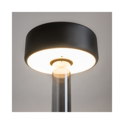 Battery table lamp