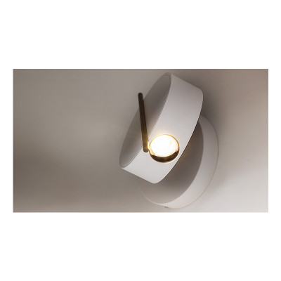 Nuance white-gold wall lamp