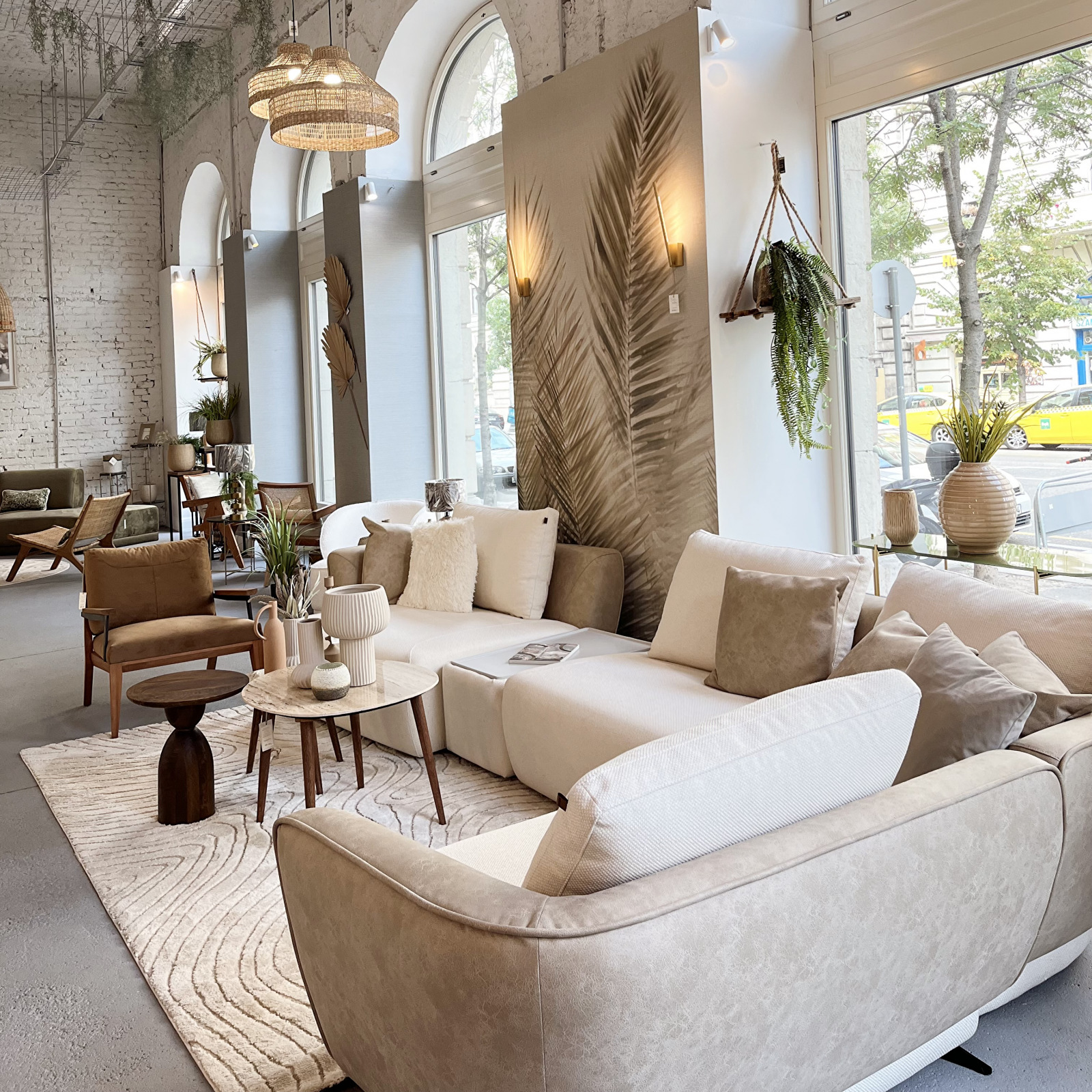 Lugano beige sofa with coffee table