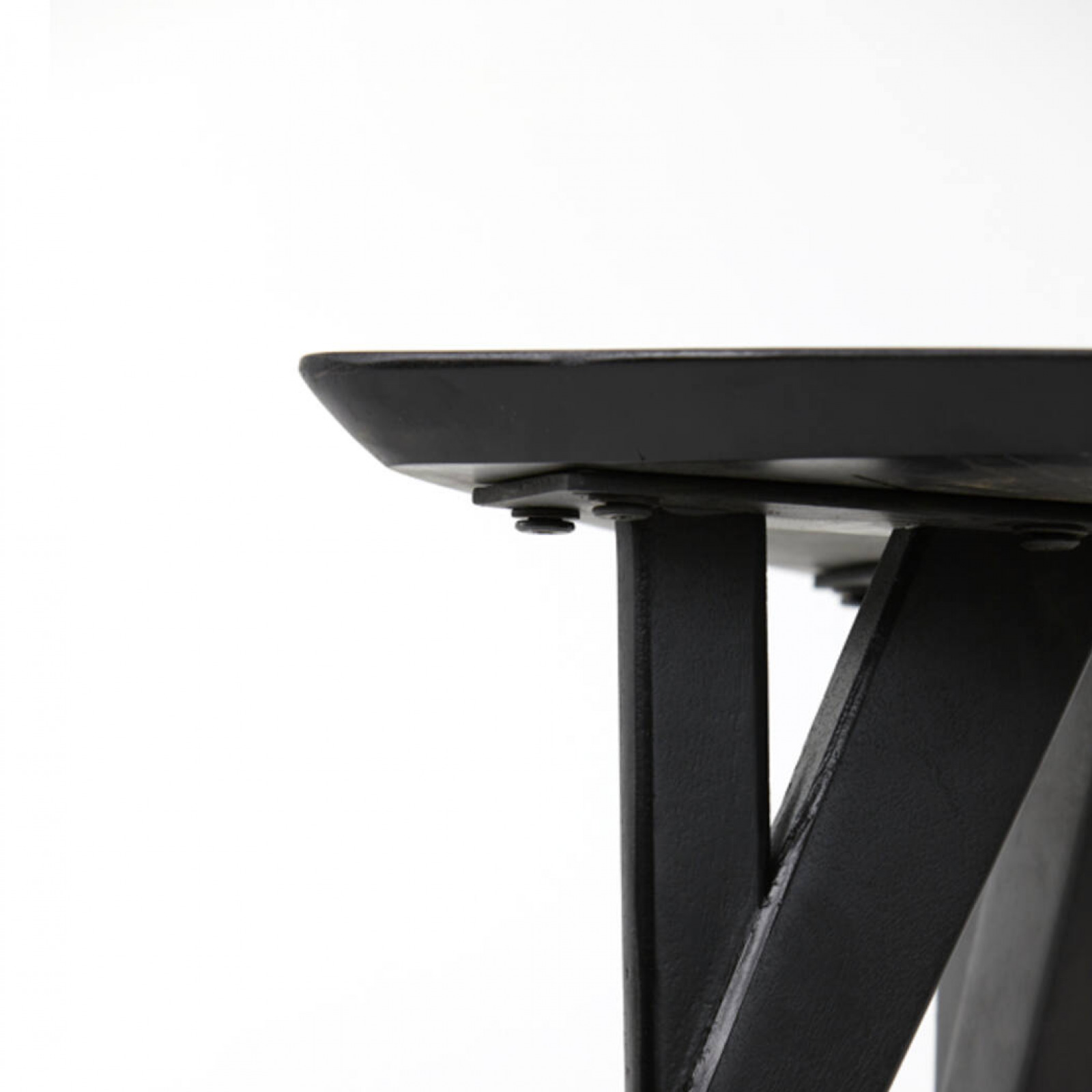 Quenza Black side table