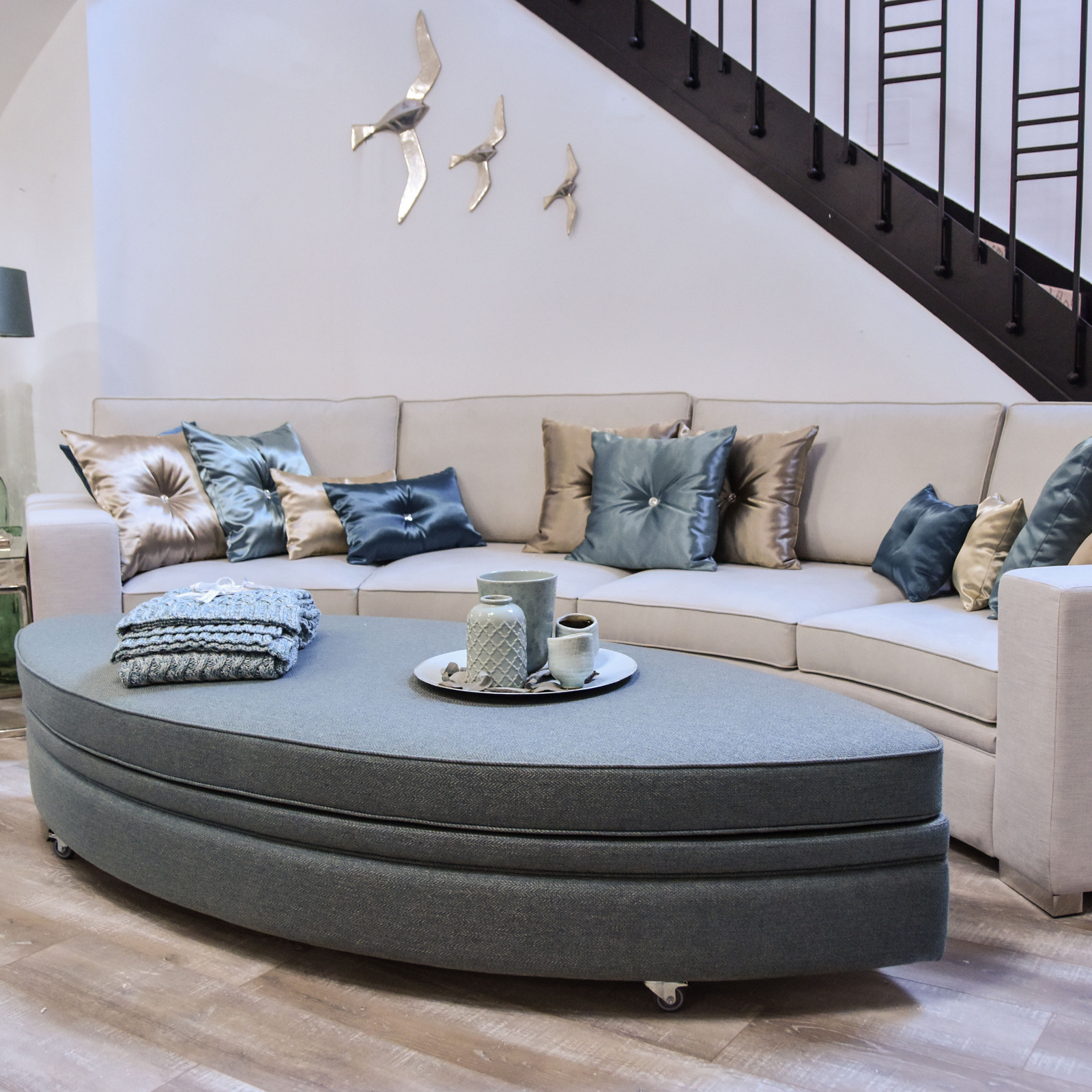 Curved Dallas sofa