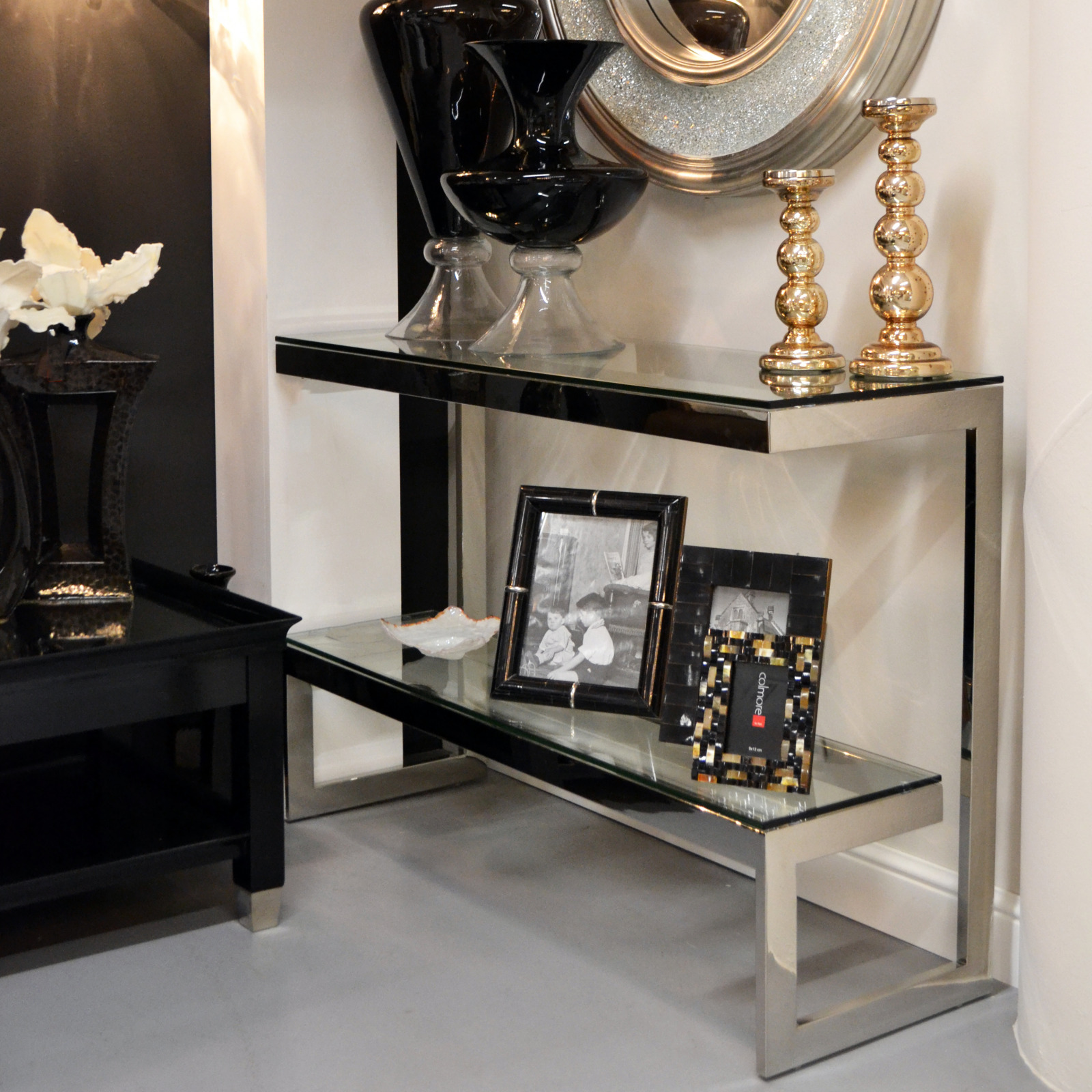G console table