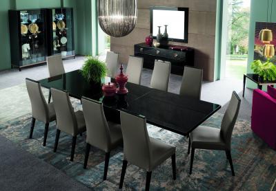 Mont Noir dining table