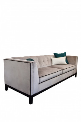 Richmond sofa with black edges
